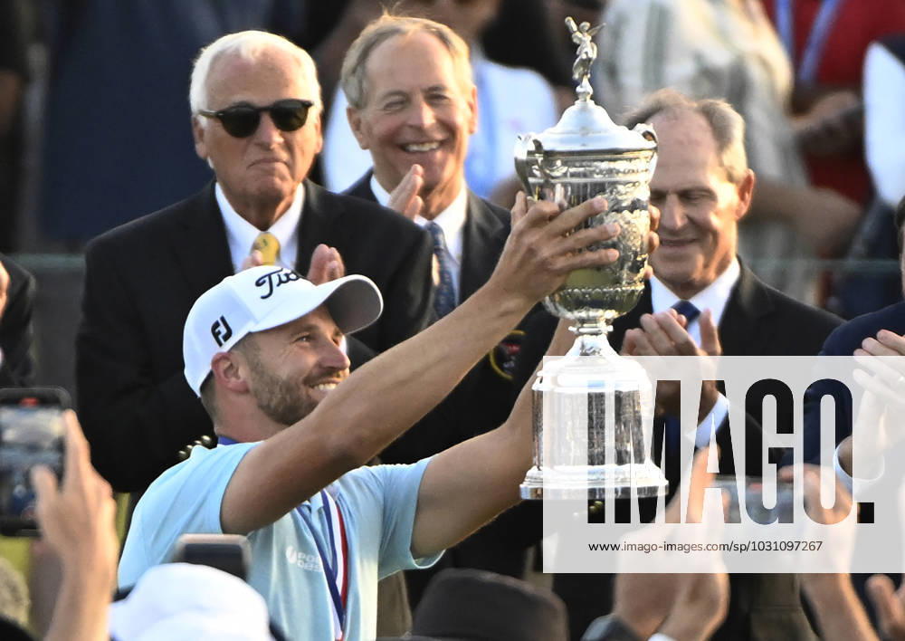 Wyndham Clark celebrates with his trophy after winning the 2023 U.S. Open Golf Championship at the Los Angeles Country Club in Los Angeles, California on Sunday, June 18, 2023. The win is Clark s first major championship and he shot 64, 67, 69 and 70 for a 10-under-par 270. LAP202306187797 ALEXxGALLARDO