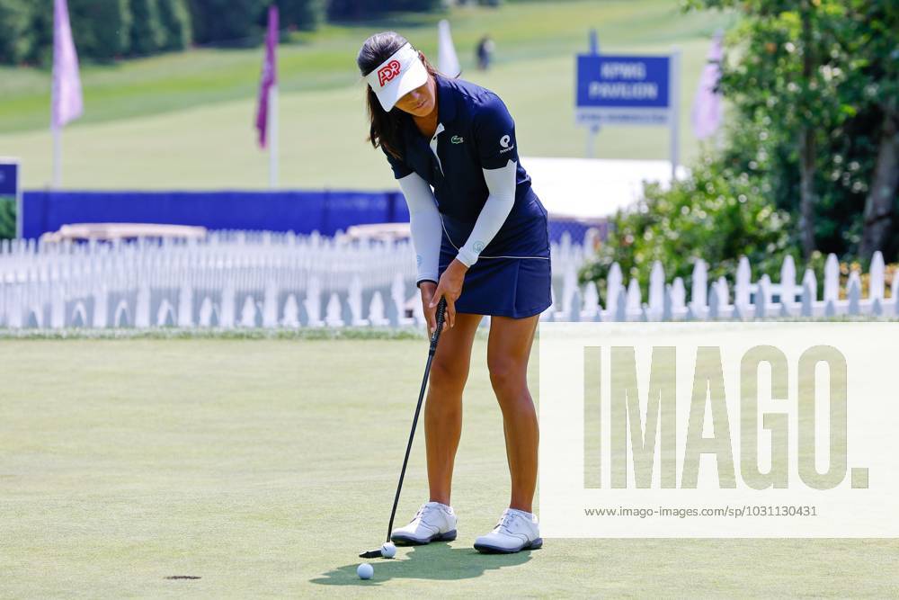 SPRINGFIELD, NJ - JUNE 19: CÃ line Boutier of France on the practice green during practice for the LPGA, Golf Damen KPMG Womens PGA, Golf Herren Championship on June 19, 2023 at Baltusrol Golf Club (Lower Course) in Springfield, New Jersey. (Photo by Rich Graessle Icon Sportswire) GOLF: JUN 19 LPGA KPMG Womens PGA Championship Icon23061918145