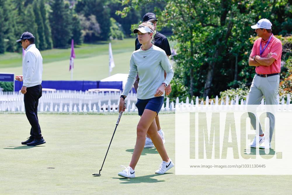 SPRINGFIELD, NJ - JUNE 19: Nelly Korda of the United States on the practice green during practice for the LPGA, Golf Damen KPMG Womens PGA, Golf Herren Championship on June 19, 2023 at Baltusrol Golf Club (Lower Course) in Springfield, New Jersey. (Photo by Rich Graessle Icon Sportswire) GOLF: JUN 19 LPGA KPMG Womens PGA Championship Icon23061918149
