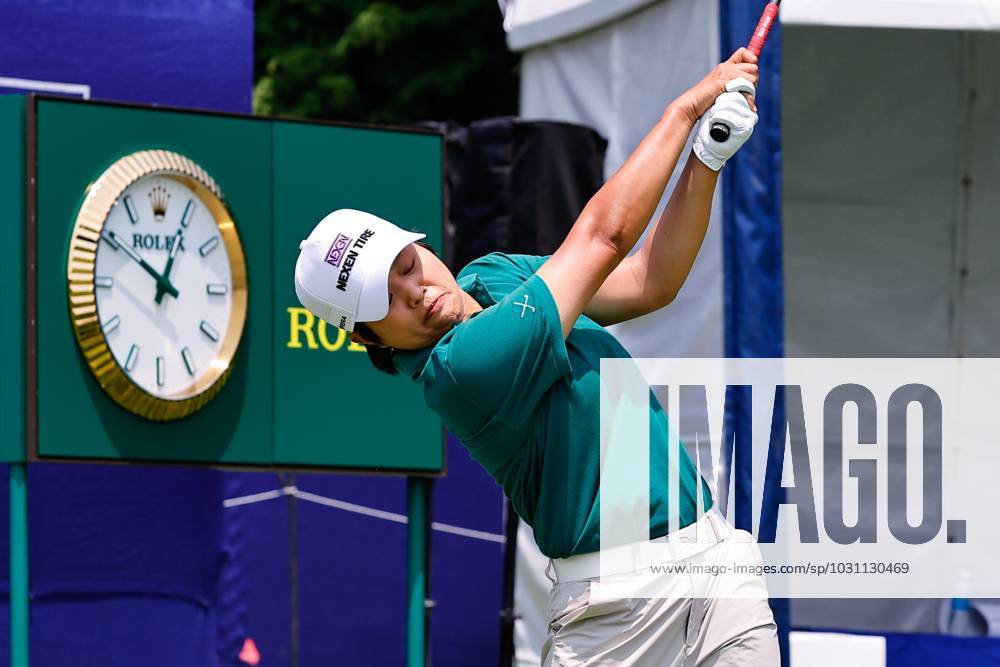 SPRINGFIELD, NJ - JUNE 19: Harukyo Nomura of Japan tees off at the 1st tee during practice for the LPGA, Golf Damen KPMG Womens PGA, Golf Herren Championship on June 19, 2023 at Baltusrol Golf Club (Lower Course) in Springfield, New Jersey. (Photo by Rich Graessle Icon Sportswire) GOLF: JUN 19 LPGA KPMG Womens PGA Championship Icon23061918155