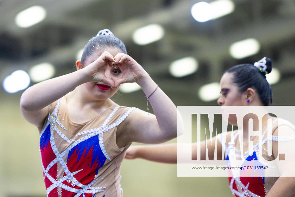 SEPCIAL OLYMPICS WORLD GAMES Special Olympics World Games Berlin 2023 4 day 20 June 2023 rhythmic gymnastics An athlete shows a heart to the camera Berlin Berlin Germany