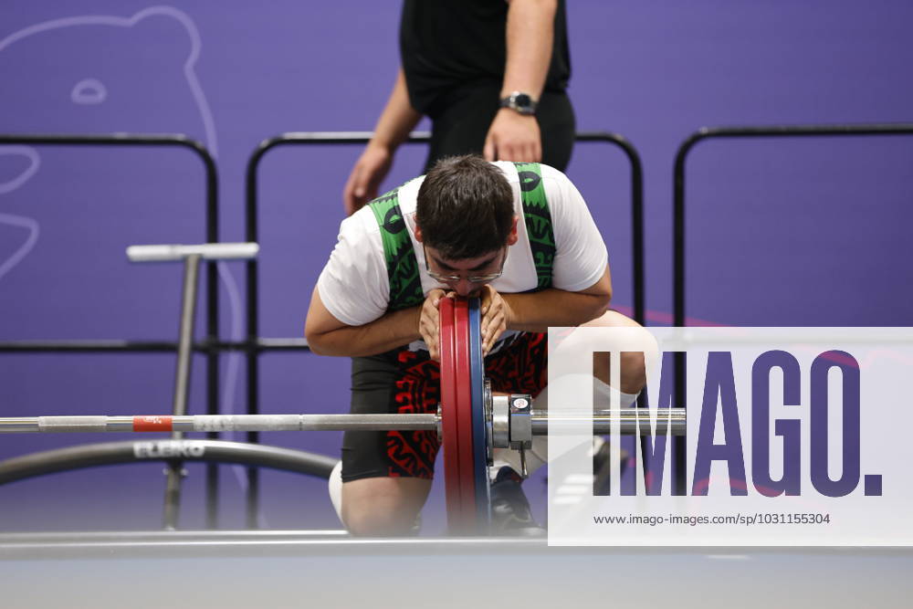 SEPCIAL OLYMPICS WORLD GAMES Special Olympics World Games Berlin 2023 5 Day 21 June 2023 Jesus Torres Cisneros MEX kisses the weight discs after his competition Berlin Berlin Germany.