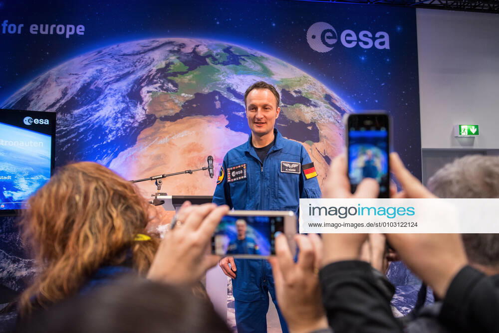 ESA Press Conference, Astronaut Dr Matthias Maurer 02 02 2017 Darmstadt x1x ESA, European Space Operations Center Press Conference, Introduction of ESA Astronaut Dr Matthias Maurer In the picture l r Dr Matthias Maurer Frankfurt Frankfurt Hessen Germany