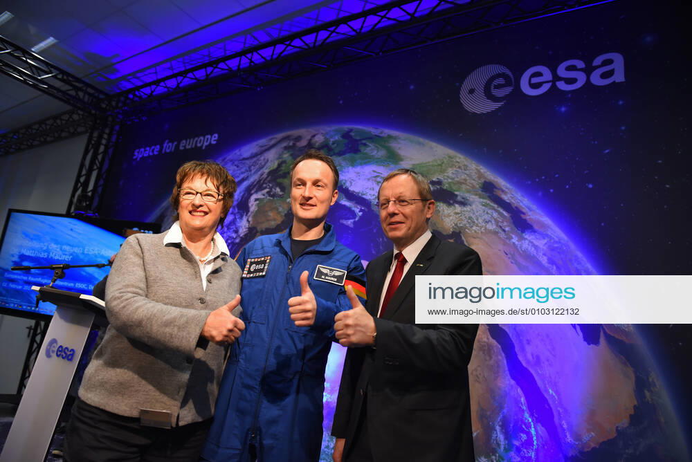 ESA Press Conference, Astronaut Dr Matthias Maurer 02 02 2017 Darmstadt x1x ESA, European Space Operations Center Press Conference, Introduction of ESA Astronaut Dr Matthias Maurer In the picture l r Brigitte Zypries Federal Minister of Economics and Energy, Spaceflig