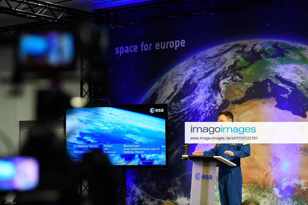 ESA Press Conference, Astronaut Dr Matthias Maurer 02 02 2017 Darmstadt x1x ESA, European Space Operations Center Press Conference, Introduction of ESA Astronaut Dr Matthias Maurer In the picture l r Dr Matthias Maurer Frankfurt Frankfurt Hessen Germany