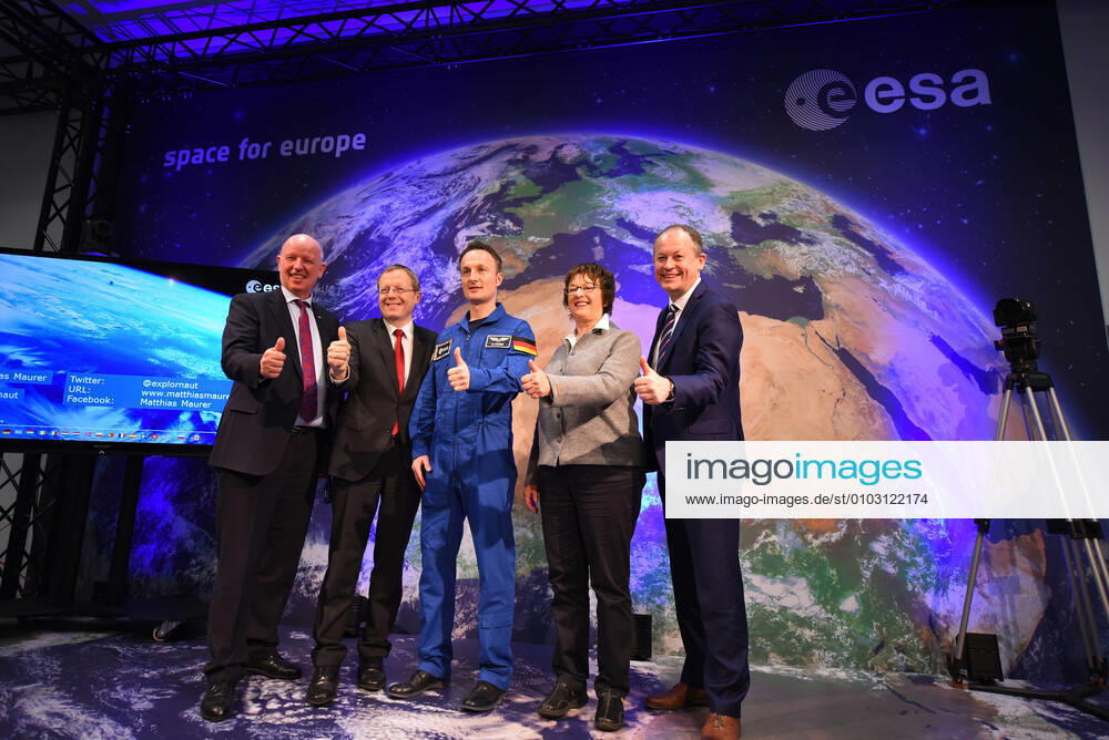 ESA Press Conference, Astronaut Dr Matthias Maurer 02 02 2017 Darmstadt x1x ESA, European Space Operations Center Press Conference, Introduction of ESA Astronaut Dr Matthias Maurer In the picture l r Dr Gerd Gruppe DLR Executive Board