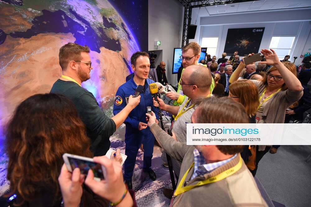 ESA Press Conference, Astronaut Dr Matthias Maurer 02 02 2017 Darmstadt x1x ESA, European Space Operations Center Press Conference, Introduction of ESA Astronaut Dr Matthias Maurer In the picture l r Dr Matthias Maurer is interviewed Frankfurt Frankfurt Hessen Germany