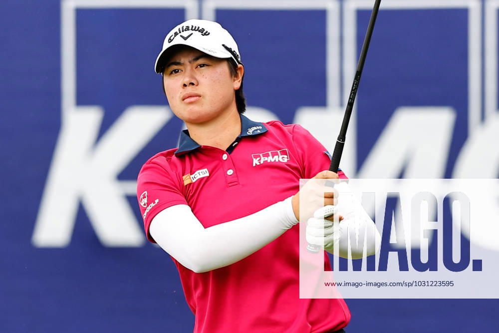 SPRINGFIELD, NJ - JUNE 24: Yuka Saso of Japan tees off at the 1st tee during the third round of the LPGA, Golf Damen KPMG Womens PGA, Golf Herren Championship on June 24, 2023 at Baltusrol Golf Club (Lower Course) in Springfield, New Jersey. (Photo by Rich Graessle Icon Sportswire) GOLF: JUN 24 LPGA KPMG Womens PGA Championship Icon23062419041