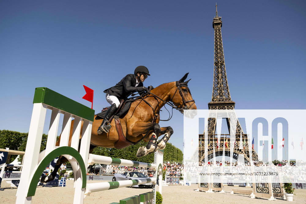 KW25 Guillaume Canet (Fra) - James Bond du Bec JUMPING : Longines Paris Eiffel Jumping - Prix Geberit - 25 06 2023 JBAutissier Panoramic