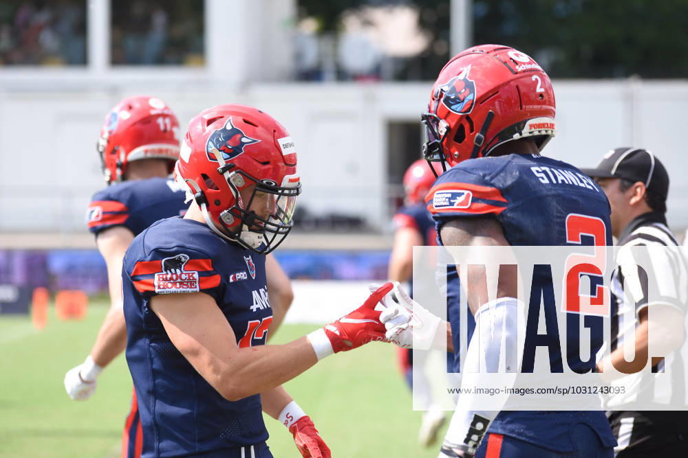 American Football, 2023 season, European League of Football ELF , Hamburg Sea Devils Berlin Thunder, Stadion Hoheluft Hamburg , 25 06 2023, 4 Gameweek Finn Appelt 17, Sea Devils, WR, GER , Malik Stanley 2, Sea Devils, WR, USA For editorial use only Photo IMAGO Lobeca Roberto Seidel Hamburg Stadion Hoheluft, Lokstedter Steindamm 87 Hamburg Germany.