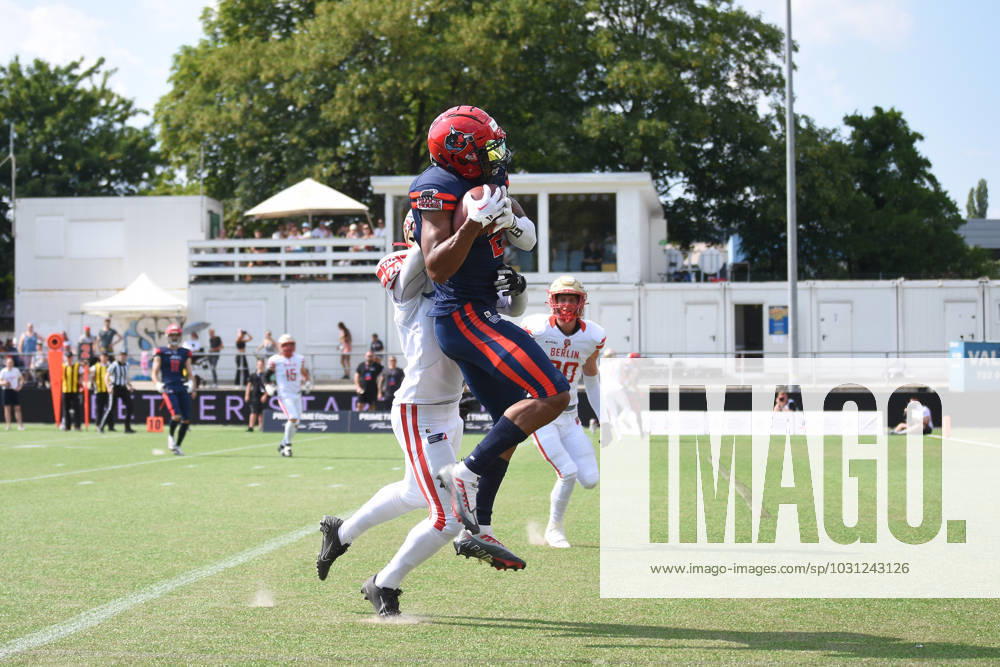 American football, 2023 season, European League of Football ELF , Hamburg Sea Devils Berlin Thunder, Stadion Hoheluft Hamburg , 25 06 2023, 4 Gameweek Malik Stanley 2, Sea Devils, WR, USA catches a pass in the end zone For editorial use only Photo IMAGO Lobeca Roberto Seidel Hamburg Stadion Hoheluft, Lokstedter Steindamm 87 Hamburg Germany.
