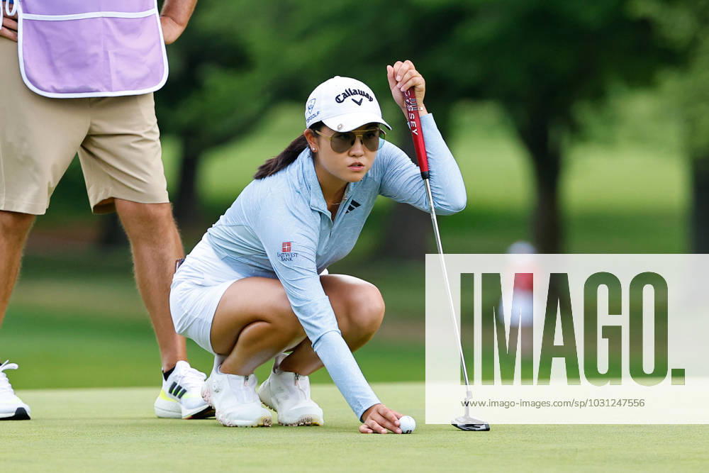 SPRINGFIELD, NJ - JUNE 25: Rose Zhang of the United States lines up a putt the 5th green during the final round of the LPGA, Golf Damen KPMG Womens PGA, Golf Herren Championship on June 25, 2023 at Baltusrol Golf Club (Lower Course) in Springfield, New Jersey. (Photo by Rich Graessle Icon Sportswire) GOLF: JUN 25 LPGA KPMG Womens PGA Championship Icon23062519144