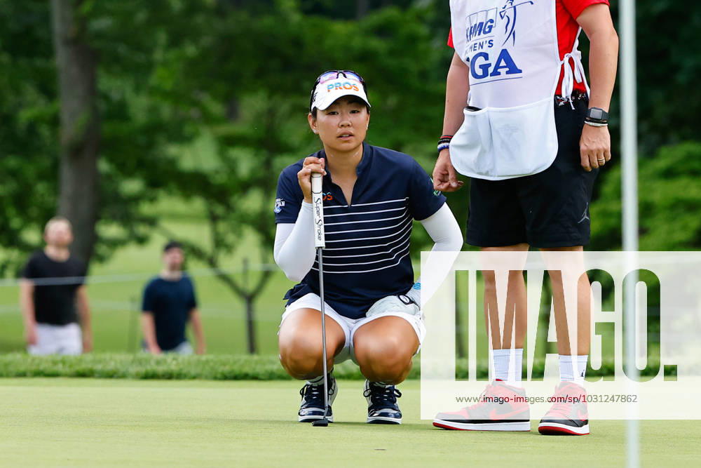 SPRINGFIELD, NJ - JUNE 25: Mina Harigae of the United States lines up a putt on the 5th green during the final round of the LPGA, Golf Damen KPMG Womens PGA, Golf Herren Championship on June 25, 2023 at Baltusrol Golf Club (Lower Course) in Springfield, New Jersey. (Photo by Rich Graessle Icon Sportswire) GOLF: JUN 25 LPGA KPMG Womens PGA Championship Icon23062519158