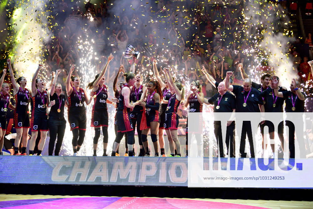 KW25 Team Belgium celebrate in podium win and gold medal after the Womens Eurobasket 2023 basketball Final match between Spain and Belgium BASKETBALL FEMININ : Espagne vs Belgique - Finale - Euro Feminin - 25 06 2023 IgorKupljenik Panoramic