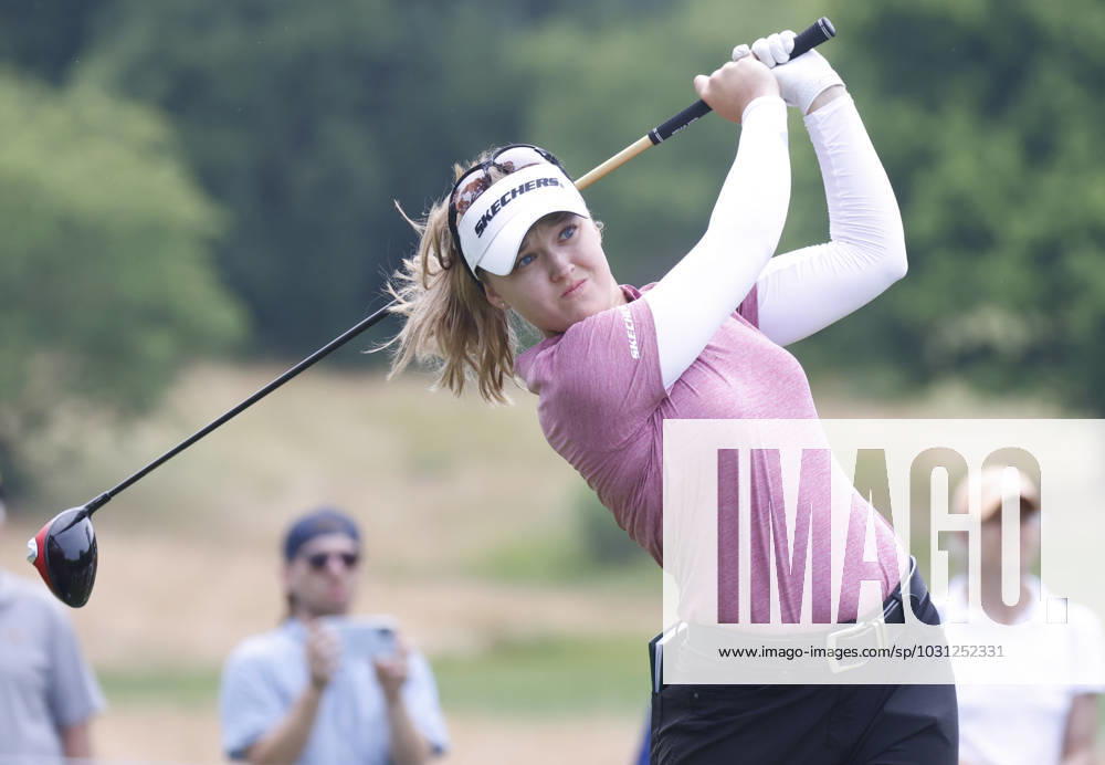 Brooke Henderson of Canada hits her tee shot on the 17th hole in the final round of the KPMG Women s PGA, Golf Herren Championship at Baltusrol Golf Club in Springfield, NJ on Sunday, June 25, 2023. Yin Ruoning of China won the championship with a score of 8 under par. NYP20230625120 JohnxAngelillo
