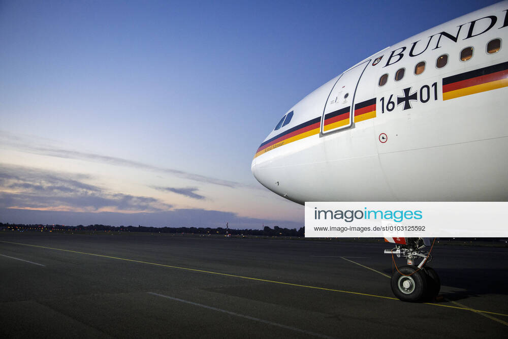 Federal Foreign Minister Heiko Maas, SPD, boarding an air force plane to Italy on his trip to Libya Berlin, 17 08 2020 Berlin Germany
