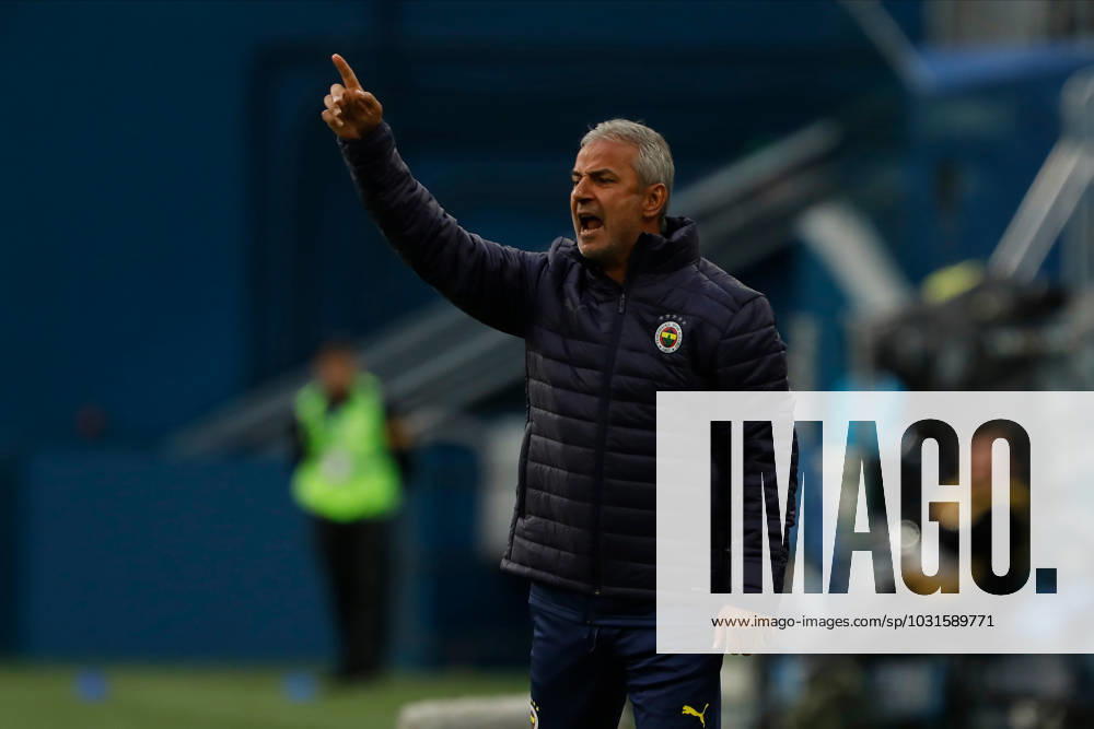 Zenit St. Petersburg v Fenerbahce SK - Pari Match Premier Fenerbahce head coach Ismail Kartal gestures during the Pari Match Premier tournament match between FC Zenit Saint Petersburg and Fenerbahce SK on July 9, 2023 at Gazprom Arena in Saint Petersburg, Russia. Saint Petersburg Russia