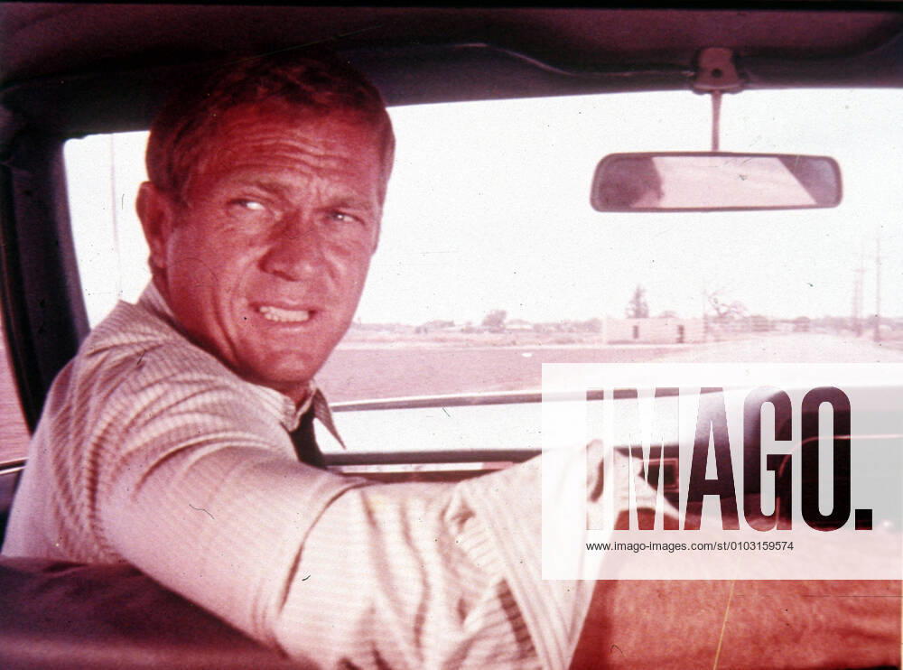 THE GETAWAY STEVE MCQUEEN. Strictly editorial use only in conjunction with the promotion of the film. Credit line mandatory. This image is copyright of the film company and is supplied under the terms of issue as film still. No commercial or book cover use permitted without prior consent from the film company. Mandatory credit line: Image courtesy David Foster Productions Ronald Grant Archive Mary Evans