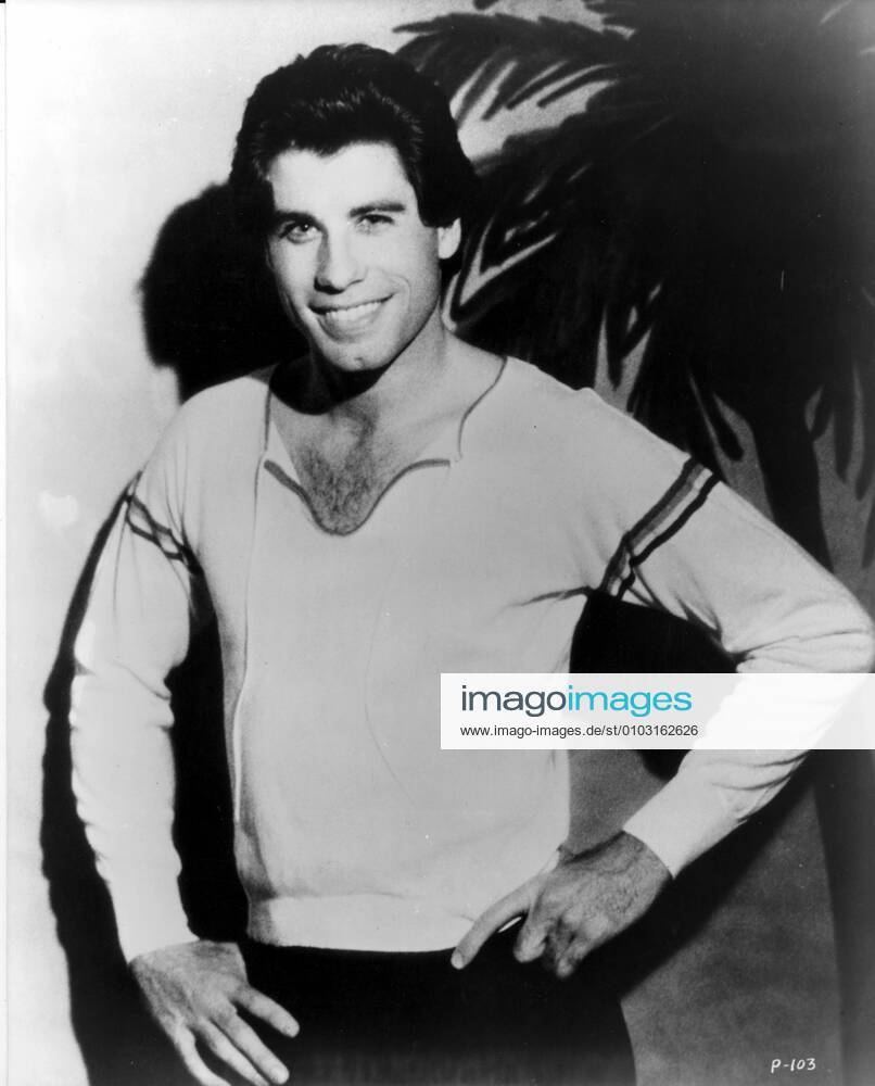 SATURDAY NIGHT FEVER JOHN TRAVOLTA Date: 1977. Strictly editorial use only in conjunction with the promotion of the film. Credit line mandatory. This image is copyright of the film company and is supplied under the terms of issue as film still. No commercial or book cover use permitted without prior consent from the film company. Mandatory credit line: Image courtesy Robert Stigwood Organization Paramount Pictures Ronald Gra