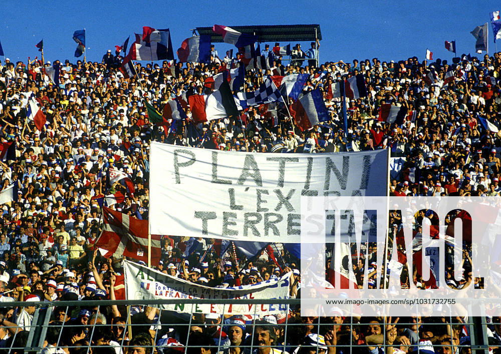 France UEFA EURO, EM, Europameisterschaft,Fussball 1984 (Files) France s Supporters during the Semi-Final of the UEFA EURO 1984 Soccer match, France vs Portugal at Stade-Velodrome in Marseille, France on June 23rd, 1984. France won 3-2. Photo by Henri Szwarc ABACAPRESS.COM Marseille France