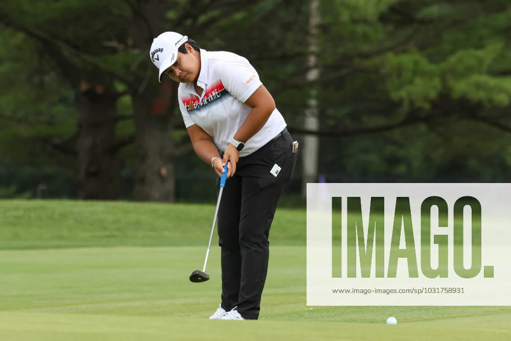 SYLVANIA, OH - JULY 13: Pavarisa Yoktuan, of Thailand, puts on the 18th green during the first round of the LPGA, Golf Damen Dana Open on July 13, 2023 at Highland Meadows Golf Club in Sylvania, Ohio. (Photo by Scott W. Grau Icon Sportswire) GOLF: JUL 13 LPGA Dana Open Icon23071347