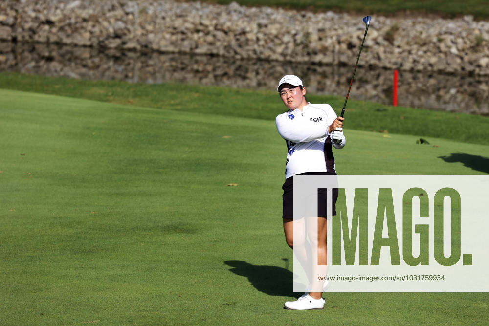 SYLVANIA, OH - JULY 13: LPGA, Golf Damen golfer Allisen Corpuz plays her approach shot on the 18th hole during the first round of the Dana Open on July 13, 2023, at Highland Meadows Golf Club in Sylvania, Ohio. (Photo by Brian Spurlock Icon Sportswire) GOLF: JUL 13 LPGA Dana Open Icon230713083