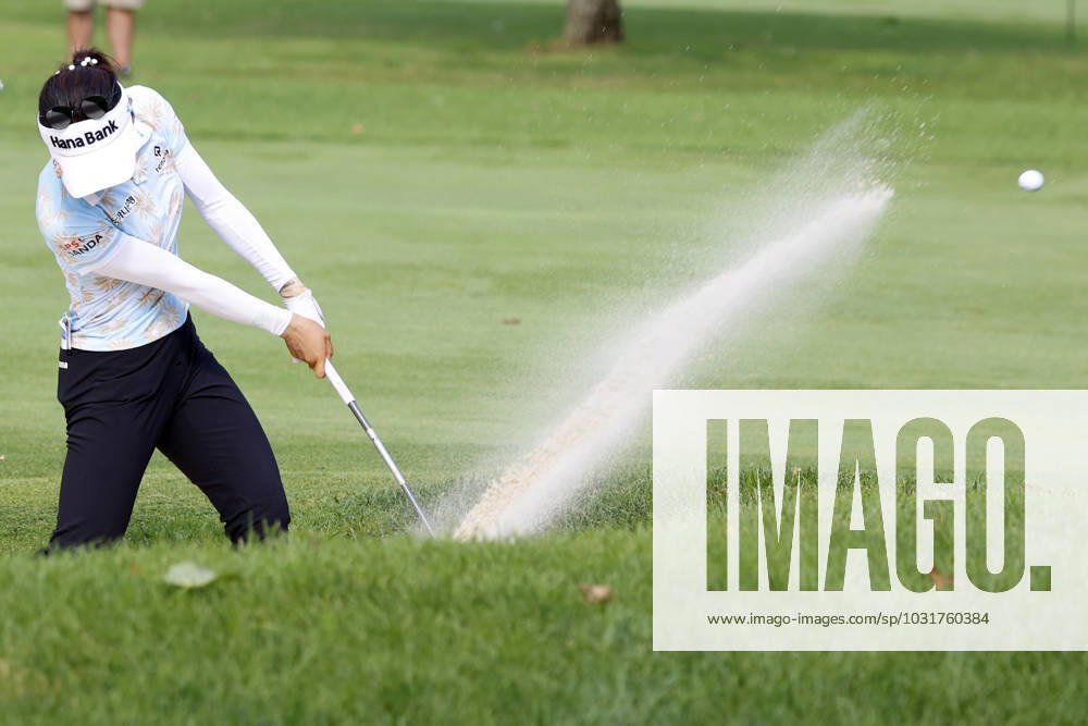 SYLVANIA, OH - JULY 13: LPGA, Golf Damen golfer Lydia Ko hits out of a sand trap on the 17th hole during the first round of the Dana Open on July 13, 2023, at Highland Meadows Golf Club in Sylvania, Ohio. (Photo by Brian Spurlock Icon Sportswire) GOLF: JUL 13 LPGA Dana Open Icon230713099