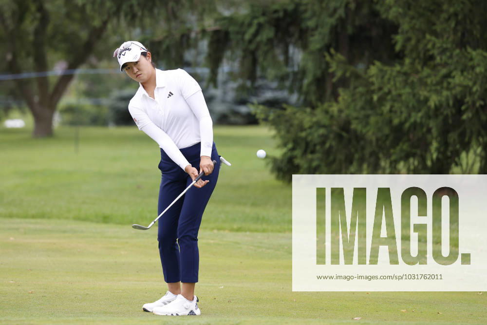 SYLVANIA, OH - JULY 13: LPGA, Golf Damen golfer Rose Zhang chips on the 9th hole during the first round of the Dana Open on July 13, 2023, at Highland Meadows Golf Club in Sylvania, Ohio. (Photo by Brian Spurlock Icon Sportswire) GOLF: JUL 13 LPGA Dana Open Icon230713132