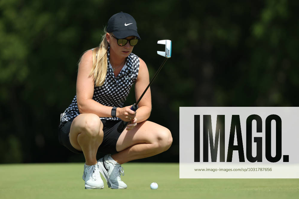 Dana Open Frida Kinhult of Sweden lines up her putt on the 18th green during Day Two of the Dana Open at Highland Meadows Golf Club in Sylvania, Ohio USA, on Friday, July 14, 2023. Sylvania Ohio United States