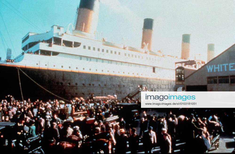 TITANIC Date: 1997. Strictly editorial use only in conjunction with the promotion of the film. Credit line mandatory. This image is copyright of the film company and is supplied under the terms of issue as film still. No commercial or book cover use permitted without prior consent from the film company. Mandatory credit line: Image courtesy C20TH FOX PARAMOUNT PICTURES Ronald Grant Archive Mary E