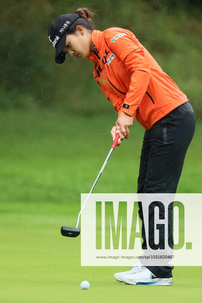 DANA Open Jaravee Boonchan of Bangkok, Thailand putts on the 8th green during a rain shower during the third round of the Dana Open golf tournament at Highland Meadows Golf Club in Sylvania, Ohio USA, on Saturday, July 15, 2023. Sylvania Ohio United States
