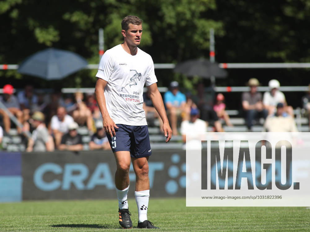 Brannenburg, Germany 15 July 2023 football, men, peak performer banana flanker legends, charity match, top on mountain sven bender peak performer foundation standing,single action, free plate,full body shot.