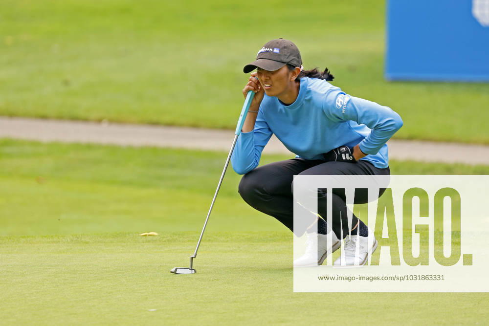 SYLVANIA, OH - JULY 15: LPGA, Golf Damen golfer Aditi Ashok lines up her putt on the 2nd hole during the final round of the Dana Open on July 16, 2023, at Highland Meadows Golf Club in Sylvania, Ohio. (Photo by Brian Spurlock Icon Sportswire) GOLF: JUL 15 LPGA Dana Open Icon230716023