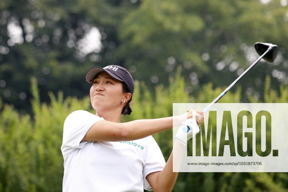 SYLVANIA, OH - JULY 16: LPGA, Golf Damen golfer Annie Park plays her tee shot on the 4th hole during the final round of the Dana Open on July 16, 2023, at Highland Meadows Golf Club in Sylvania, Ohio. (Photo by Brian Spurlock Icon Sportswire) GOLF: JUL 16 LPGA Dana Open Icon230716141
