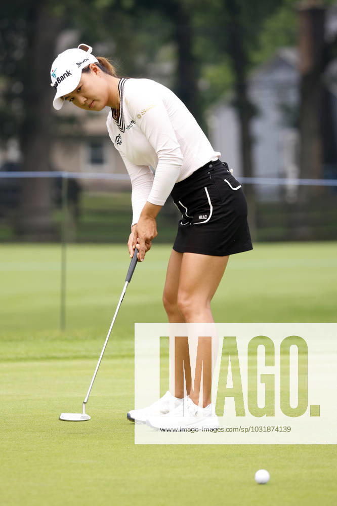 SYLVANIA, OH - JULY 16: LPGA, Golf Damen golfer Minjee Lee putts on the 3rd hole during the final round of the Dana Open on July 16, 2023, at Highland Meadows Golf Club in Sylvania, Ohio. (Photo by Brian Spurlock Icon Sportswire) GOLF: JUL 16 LPGA Dana Open Icon230716153