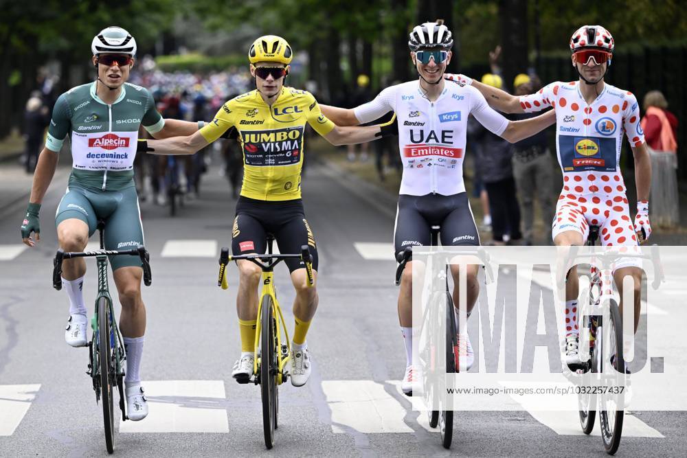 KW29 Tour de France 2023 - Stage 21 PARIS, FRANCE - JULY 23 : Philipsen Jasper (BEL) of Alpecin-Deceuninck, Vingegaard Jonas (DEN) of Jumbo-Visma, Pogacar Tadej (SVN) of UAE Team Emirates, Ciccone Giulio (ITA) of Lidl - Trek during stage 21 of the 110th edition of the Tour de France 2023 cycling race, a stage of 115 kms with start in Saint-Quentin-en-Yvelines and finish in Paris Champs-Elysees on July 23, 2023 in Paris, France, 23 07 2023 ( Motordriver Kenny Verfaillie - Paris France