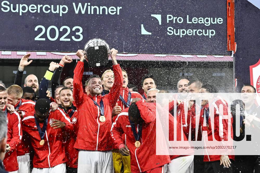 KW29 Antwerp s Toby Alderweireld with the trophy during celebrations after a soccer match between Antwerp FC and KV Mechelen, Sunday 23 July 2023 in Antwerp, the Super Cup , where the Champions of the Jupiler Pro League and the winner of the Croky Cup Antwerp meet the loser of the Cup Final Mechelen. TOM GOYVAERTS TomxGoyvaerts x70987247x