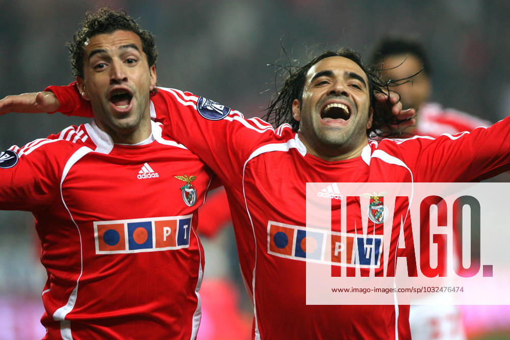Soccer - UEFA Cup - PSG vs Benfica Lisbone in Paris Benfica s s Simao Sabrosa and Fabrizio Miccoli celebrate the opening goal during the UEFA Cup second knockout round first leg game soccer match PSG vs Benfica, at the Parc des Princes stadium in Paris, France, on March 8, 2007. PSG won 2-1. Photo by Mehdi Taamallah Cameleon ABACAPRESS.COM Paris France
