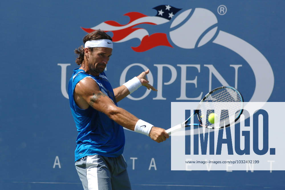 Fourth round of the Tennis US Open tournament in New York City Spain s Carlos Moya defeats Letonia s Ernest Gulbis 7-5, 6-2, 6-7, 6-4 in their fourth round match of the Tennis US Open tournament held at the Arthur Ashe stadium in Flushing Meadows, New York City, NY, USA on September 4, 2007. Photo by Corinne Dubreuil Cameleon ABACAPRESS.COM New York City NY