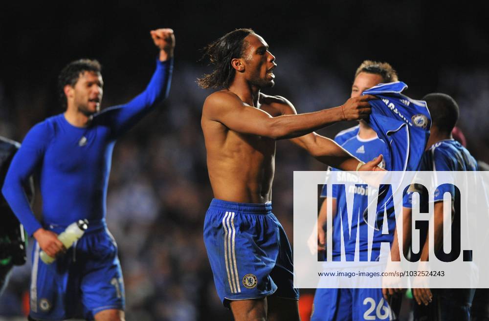 UEFA Champions League Soccer match, Semi Final, Chelsea vs Liverpool Chelsea s Didier Drogba celebrates after the final whistle during the UEFA Champions League Soccer match, Semi Final, Second Leg, Chelsea vs Liverpool at the Stamford Bridge in London, UK on April 30, 2008. Chelsea won 3-2. Chelsea reach his first Champions League final. Photo by Steeve McMay Cameleon ABACAPRESS.COM London -