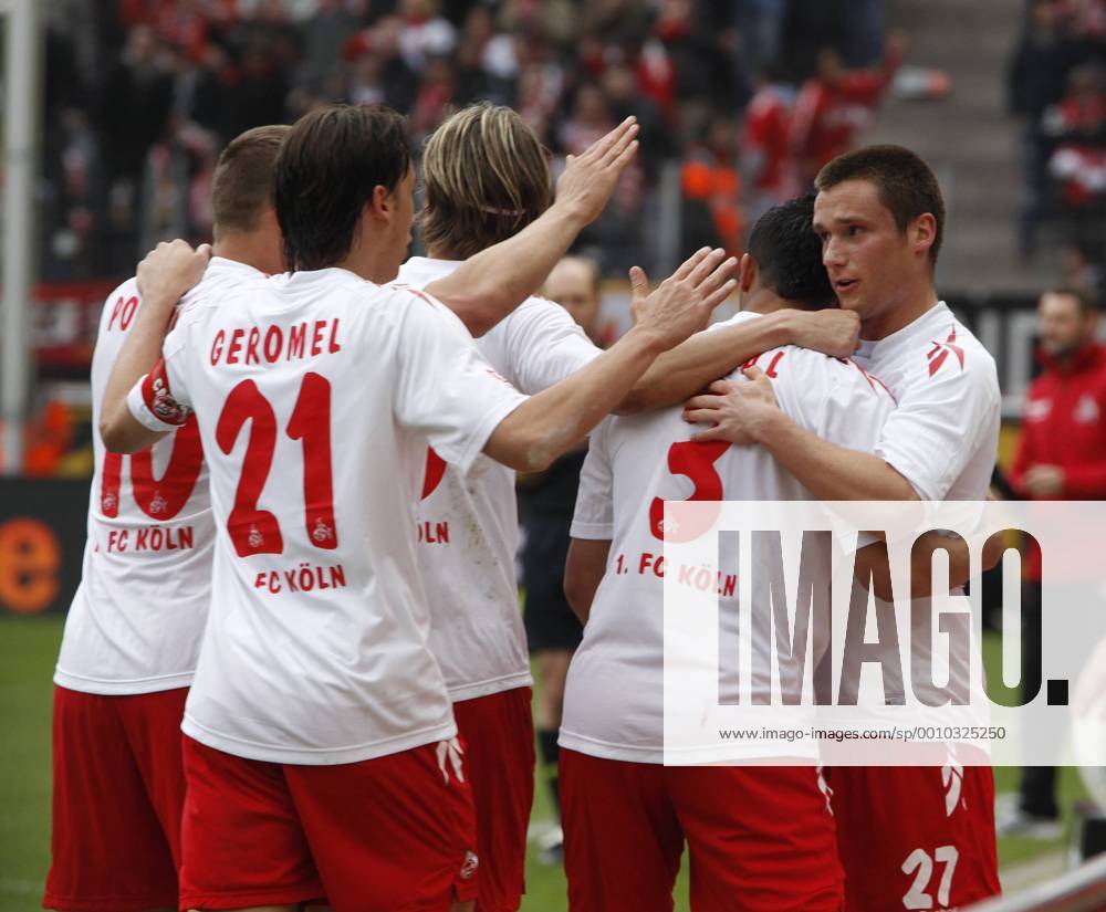 Deutschland, Fussball, 1.Bundesliga, 29. Spieltag, Saison 2011 2012,1. FC Köln vs Werder Bremen, 07.04.2012, Rheinenergiestadion Köln, Lukas Podolski, Pedro Geromel, Martin Lanig, Ammar Jemal, Christian Clemens, Torjubeln