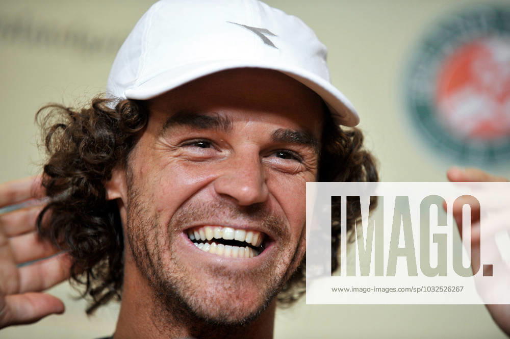 Tennis Players during press conference, PK, Pressekonferenz at the Roland Garros stadium Brazil s Gustavo Kuerten answers the press ahead of the French Open tennis at the Roland Garros stadium in Paris, France on May 24, 2008, One day before the start of the tournament. Photo by Corinne Dubreuil Cameleon ABACAPRESS.COM Paris - France