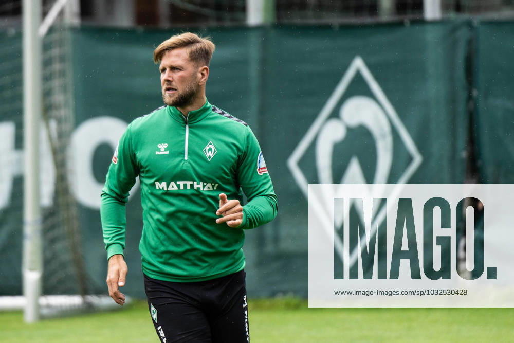 1 FBL, Werder Bremen training camp day 08 26 07 2023, Parkstadion, Zell am Ziller, 1 FBL, Werder Bremen training camp day 08 In the picture Niclas Füllkrug Fuellkrug Werder Bremen 11 with Werder Bremen logo in the background nordphotoxGmbHxx xSchulze nph000300