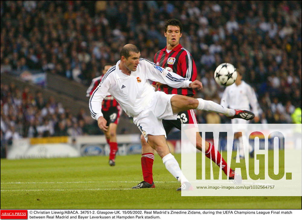 34751 02 Christian Liewig ABACA. 34751-2. Glasgow-UK. 15 05 2002. Real Madrid s Zinedine Zidane, during the UEFA Champions League Final match between Real Madrid and Bayer Leverkusen at Hampden Park stadium.