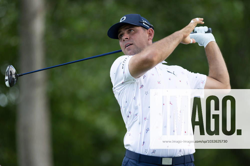 BLAINE, MN - JULY 27: Gary Woodland hits a tee shot on the eleventh hole during the first round of the 3M Open at TPC Twin Cities on July 27, 2023 in Blaine, Minnesota. (Photo by Bailey Hillesheim Icon Sportswire) GOLF: JUL 27 PGA, Golf Herren - 3M Open Round 1 Icon2307270383