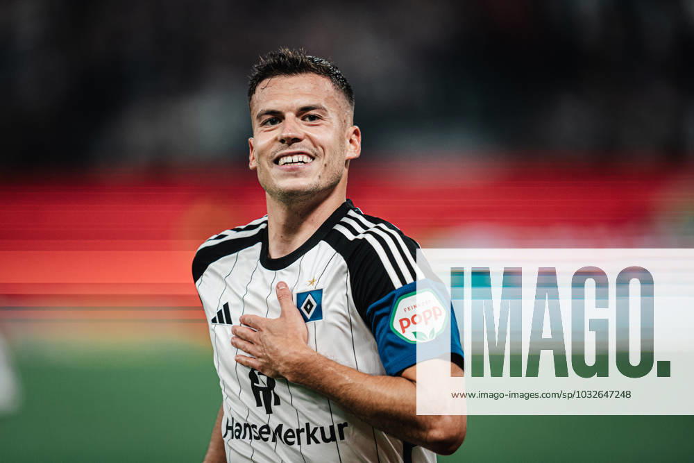 Soccer Men Season 2023 2024 2 Football Bundesliga 1 Matchday Hamburger SV vs FC Schalke 04 28 07 2023 Laszlo Benes 8, HSV cheers his goal to 3 2 Hamburg Volksparkstadion Hamburg Germany