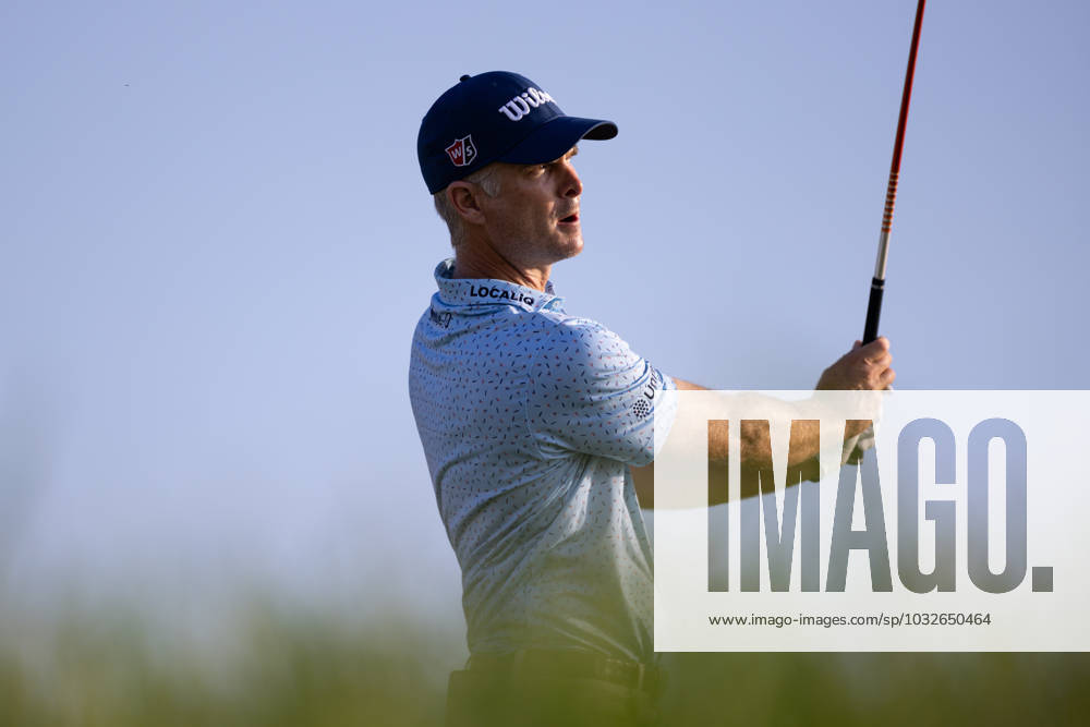 BLAINE, MN - JULY 28: Kevin Streelman hits a tee shot on the fourteenth hole during the second round of the 3M Open at TPC Twin Cities on July 28, 2023 in Blaine, Minnesota. (Photo by Bailey Hillesheim Icon Sportswire) GOLF: JUL 28 PGA, Golf Herren - 3M Open Round 2 Icon2307280023