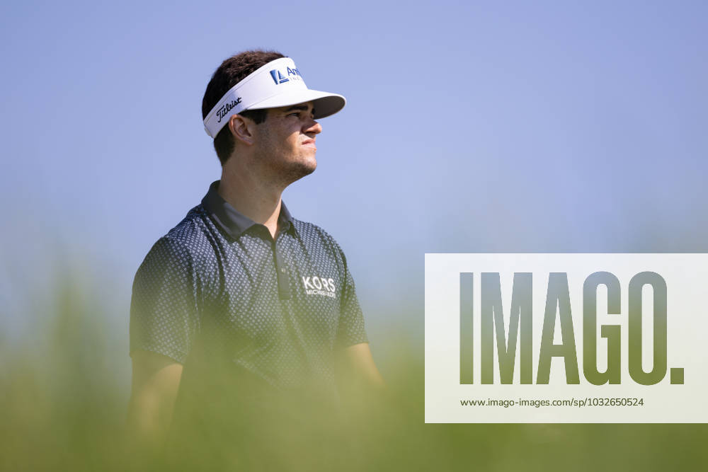 BLAINE, MN - JULY 28: Beau Hossler hits a tee shot from the fourteenth tee box during the second round of the 3M Open at TPC Twin Cities on July 28, 2023 in Blaine, Minnesota. (Photo by Bailey Hillesheim Icon Sportswire) GOLF: JUL 28 PGA, Golf Herren - 3M Open Round 2 Icon2307280123
