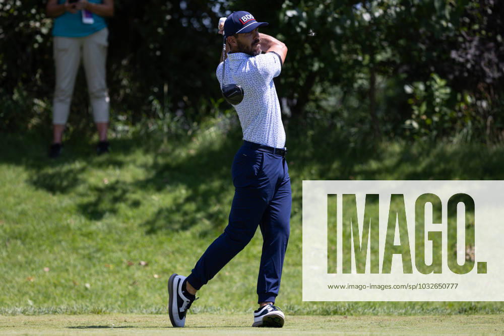 BLAINE, MN - JULY 28: Billy Horschel hits a tee shot on the sixth hole during the second round of the 3M Open at TPC Twin Cities on July 28, 2023 in Blaine, Minnesota. (Photo by Bailey Hillesheim Icon Sportswire) GOLF: JUL 28 PGA, Golf Herren - 3M Open Icon2307280183