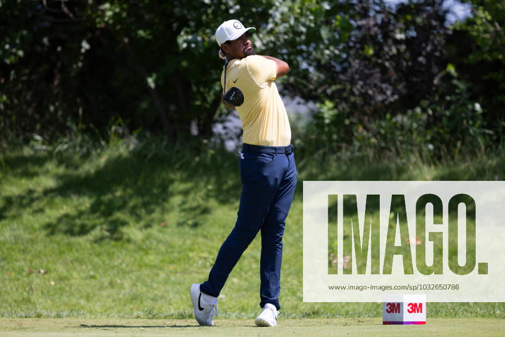 BLAINE, MN - JULY 28: Tony Finau hits a tee shot on the sixth hole during the second round of the 3M Open at TPC Twin Cities on July 28, 2023 in Blaine, Minnesota. (Photo by Bailey Hillesheim Icon Sportswire) GOLF: JUL 28 PGA, Golf Herren - 3M Open Icon2307280203
